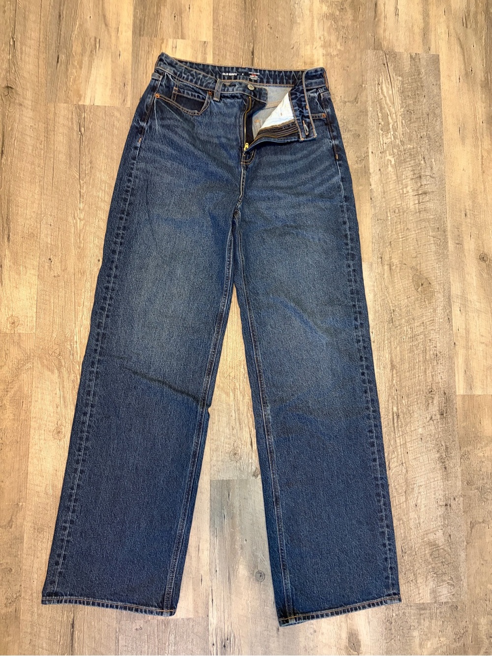 Women’s Wide-Leg Jeans